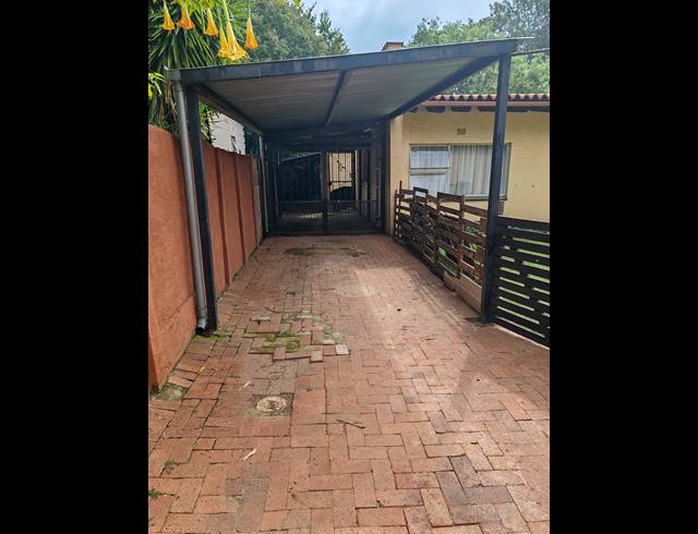 1 bed property to rent in GLEN MARAIS